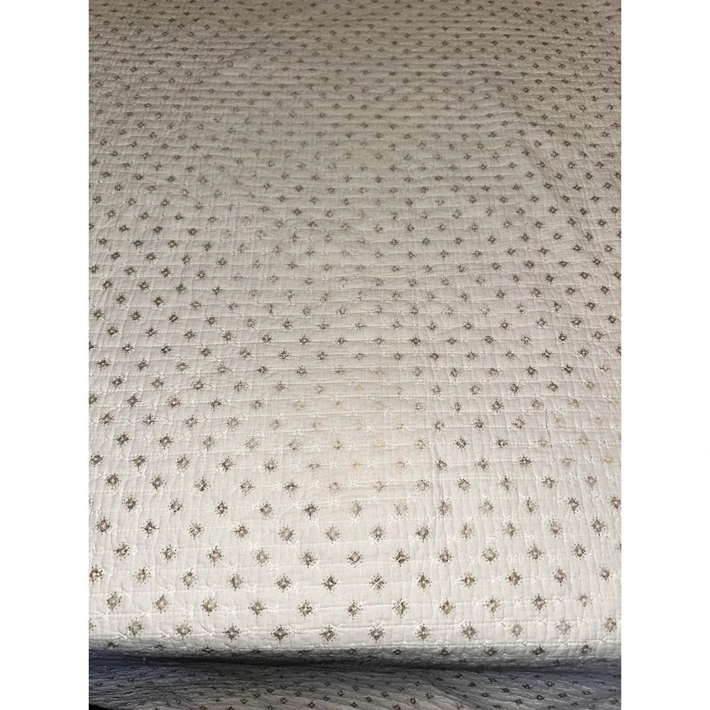 Levtex Home White Quilt 87x102 Comforter Reversible Gold Stamped Design